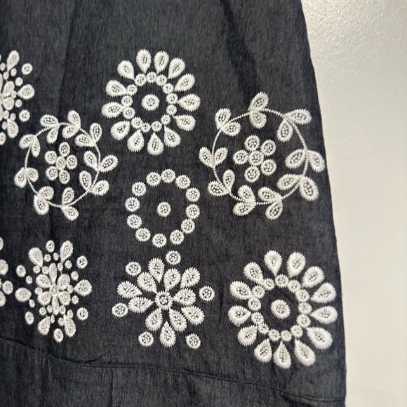 Ann Taylor Women Sz: 4 Embroidered Skirt Dark Gray A-Line Lined Floral. - Picture 8 of 14